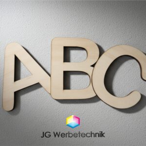 Buchstaben aus 4mm Pappelsperrholz