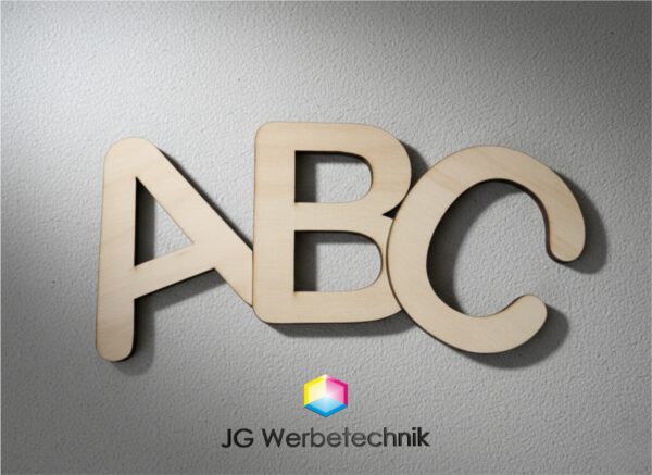 Buchstaben aus 4mm Pappelsperrholz